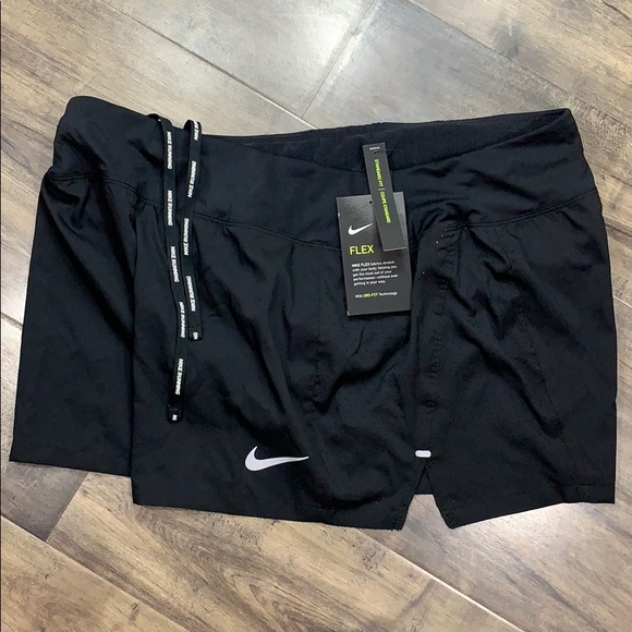 NIKE Women’s running shorts with Dri-Fit Technolog - Picture 2 of 16